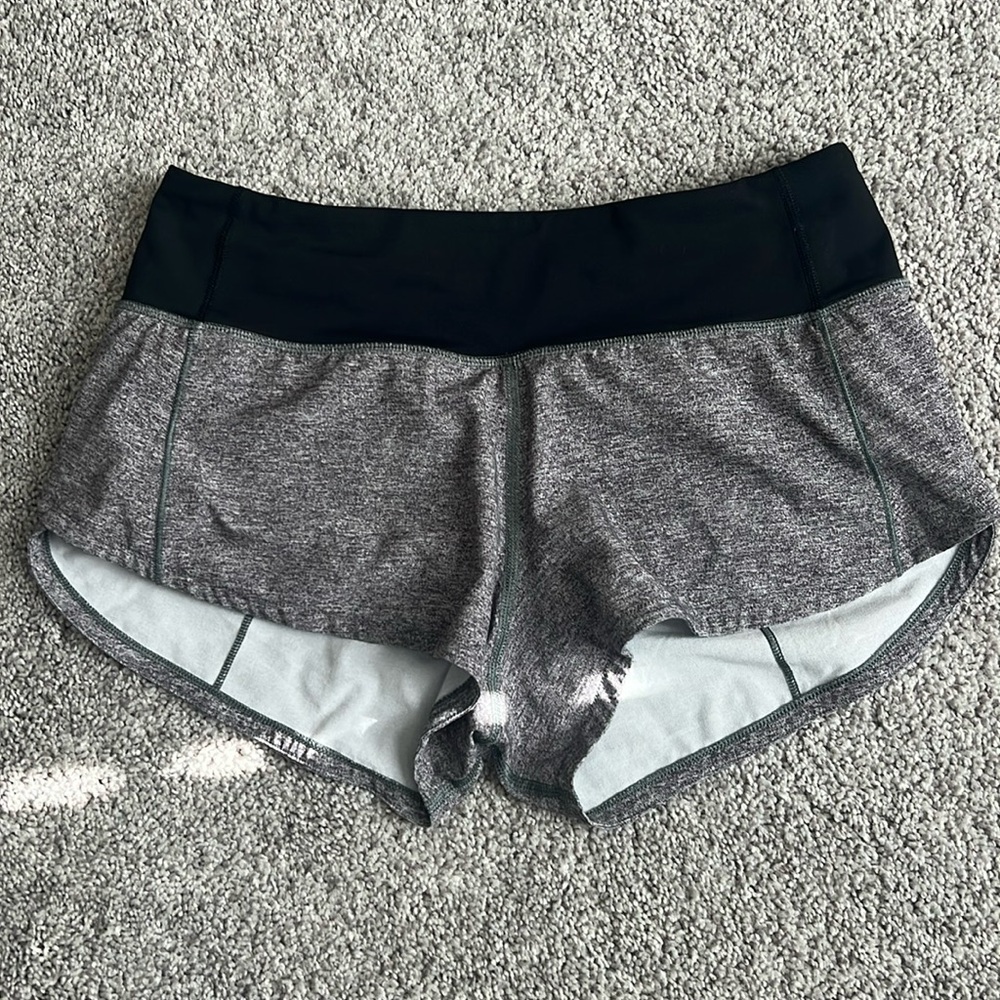Preowned Women’s Speed up low rise short 2.5 size 2
